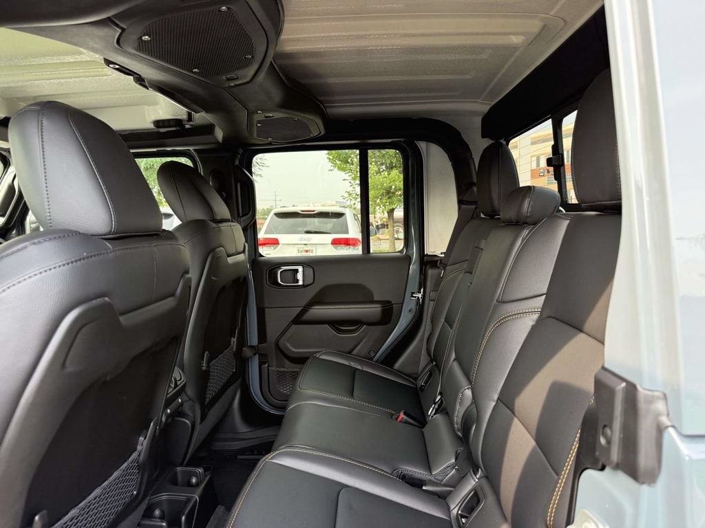 New 2026 Jeep Gladiator Sport AWD/4WD image 17