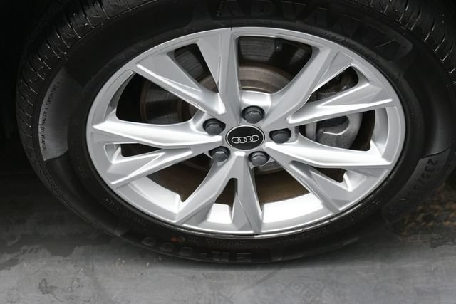 Used 2025 Audi Q3 2.0T Premium AWD/4WD image 32