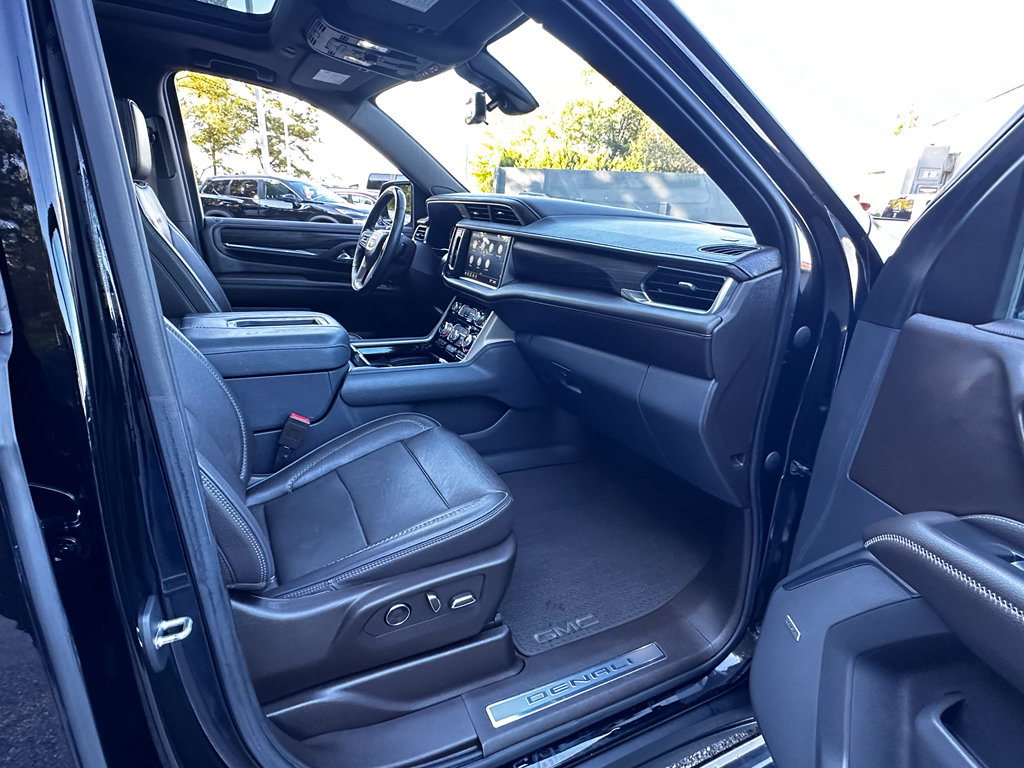 Used 2021 GMC Yukon Denali w/ Denali Ultimate Package image 14
