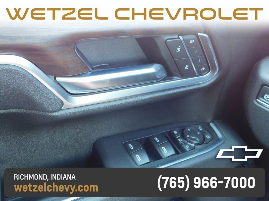 Used 2025 GMC Sierra 2500 SLT AWD/4WD image 32