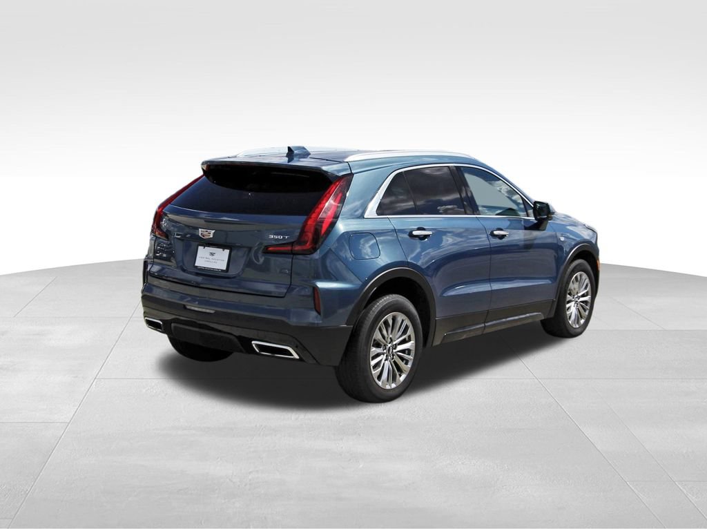 Used 2025 Cadillac XT4 Premium Luxury FWD image 4