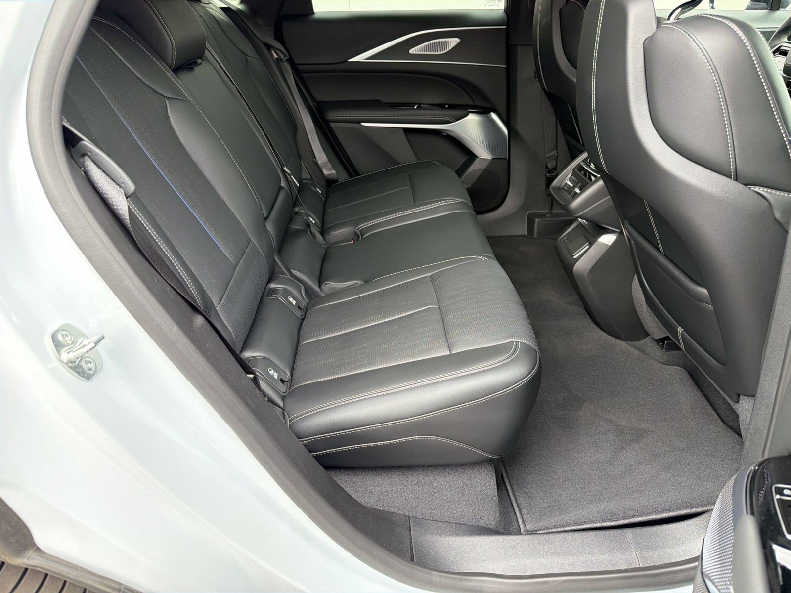 New 2026 Cadillac Lyriq V AWD/4WD image 30
