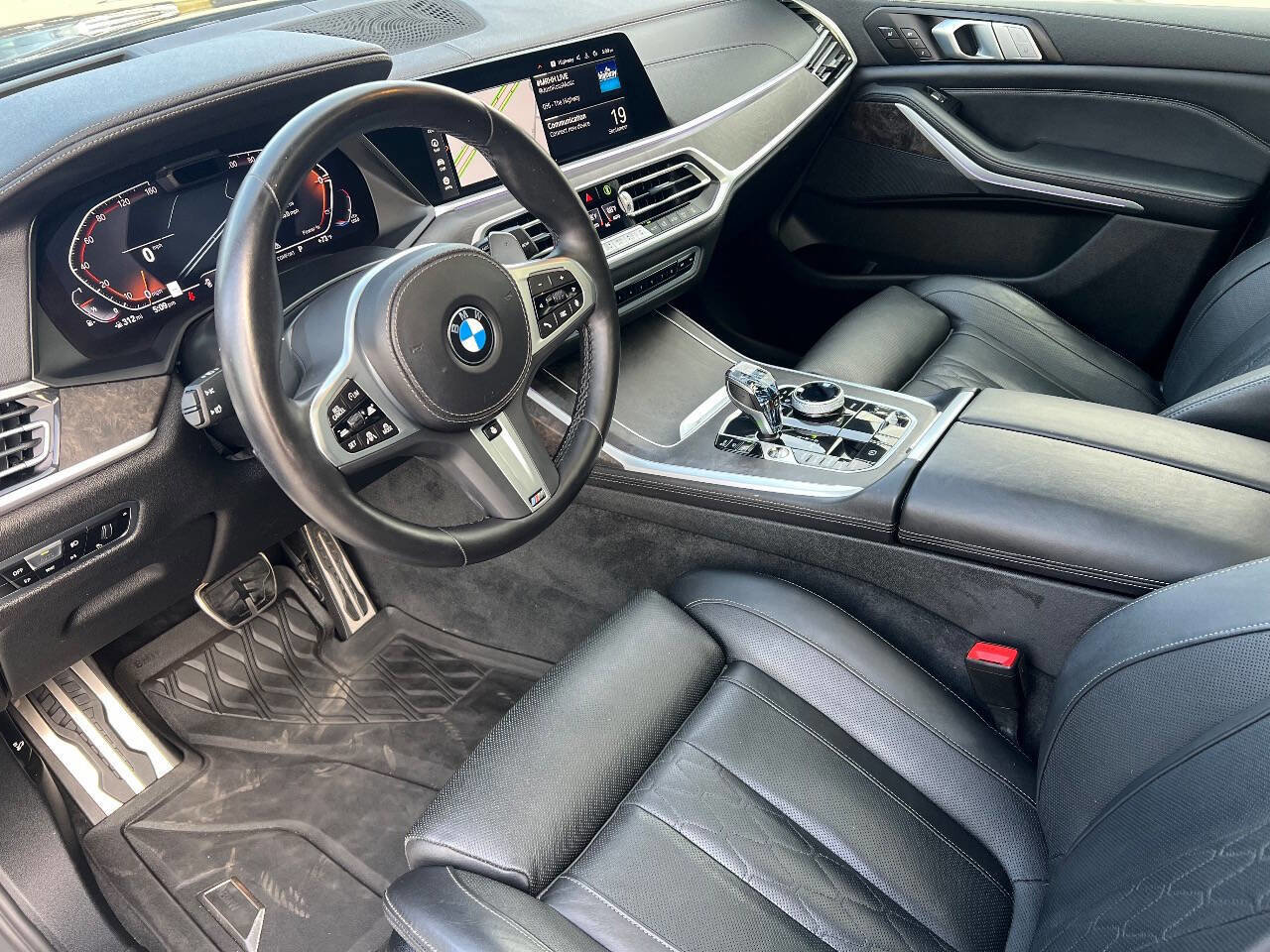 Used 2022 BMW X7 xDrive40i w/ M Sport Package image 16