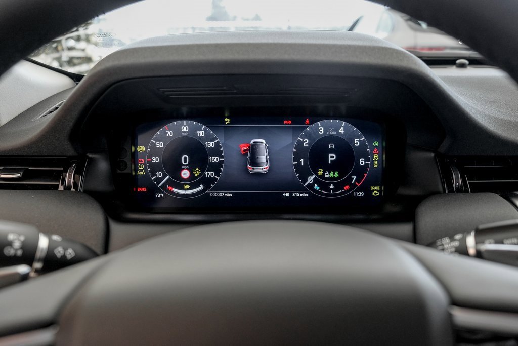 Used 2025 Land Rover Discovery Sport S image 12