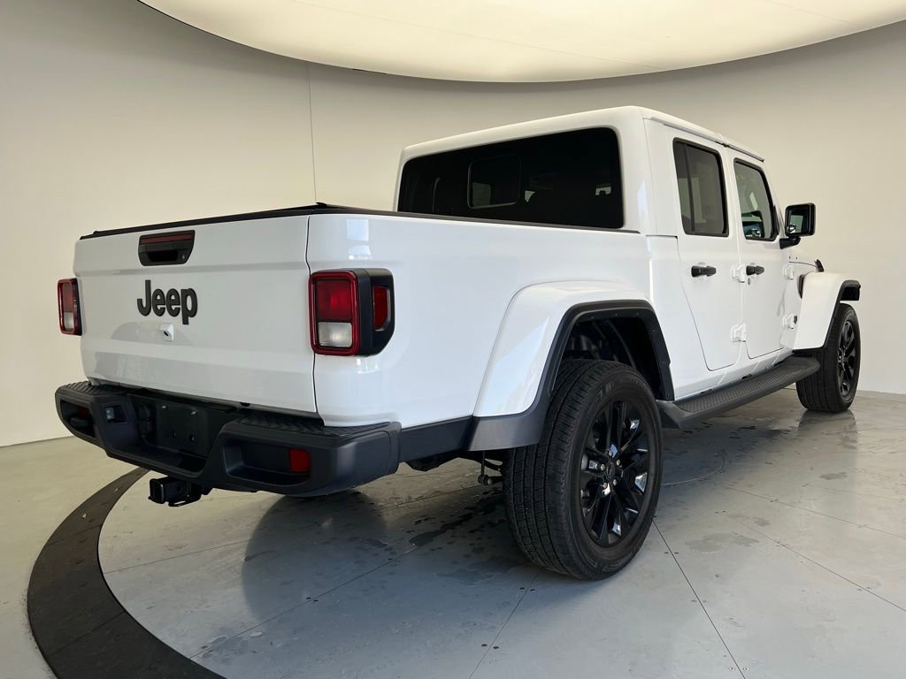 Used 2024 Jeep Gladiator Sport image 3