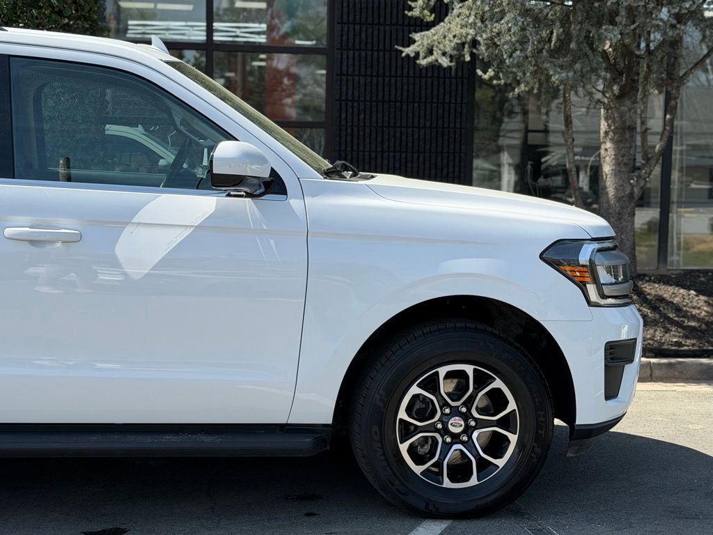 Used 2024 Ford Expedition XLT image 23