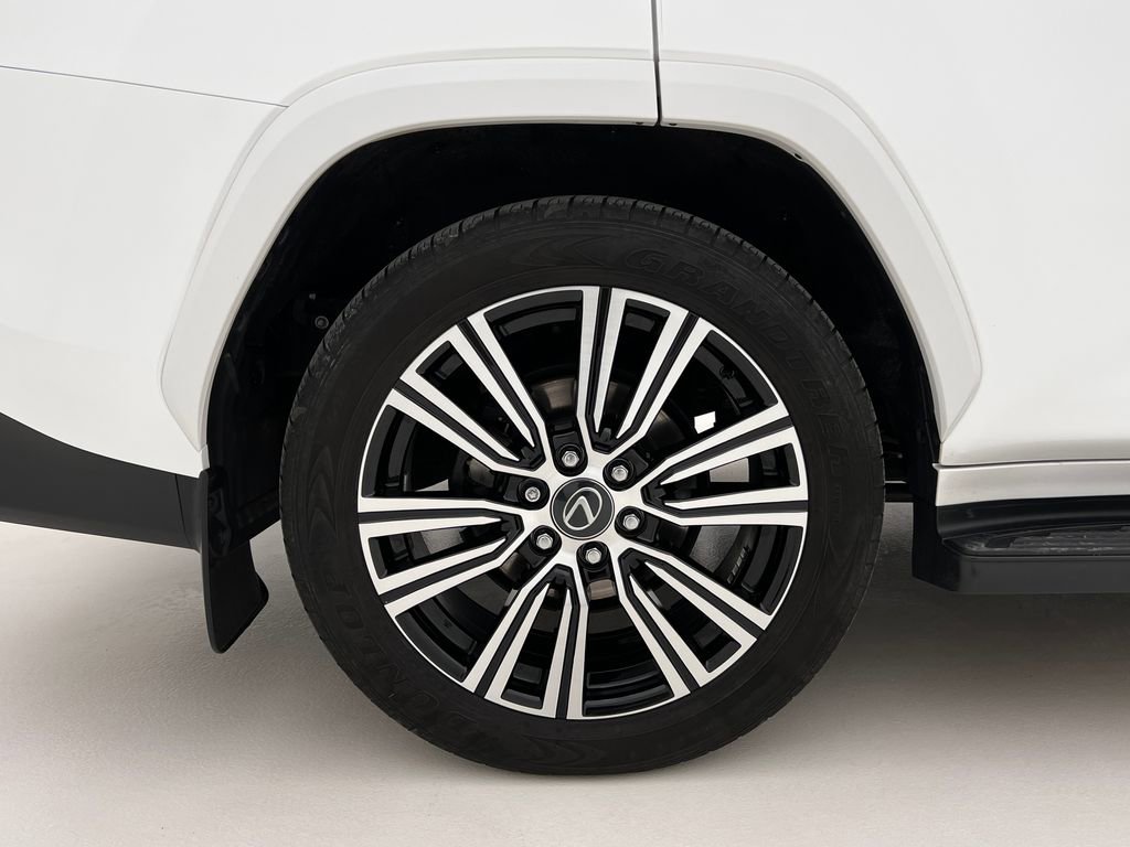 Certified 2024 Lexus LX 600 4WD w/ Luxury Package image 28
