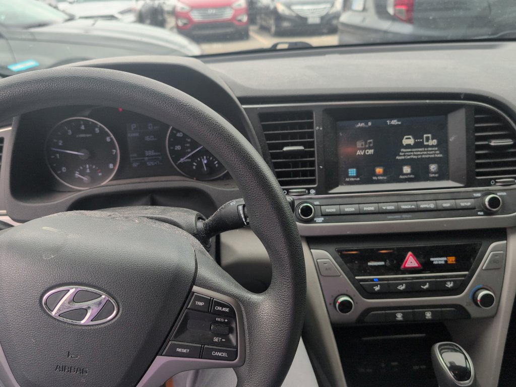 Used 2017 Hyundai Elantra SE FWD image 3