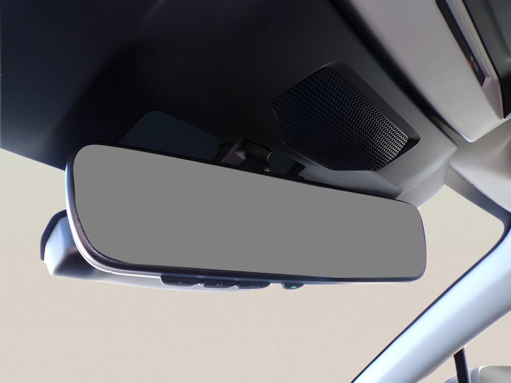 Used 2025 Subaru Crosstrek 2.0i Premium image 17