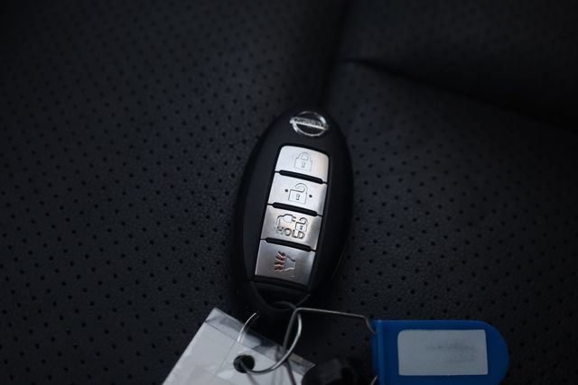 Used 2015 Nissan Leaf SL w/ Premium Package FWD image 26