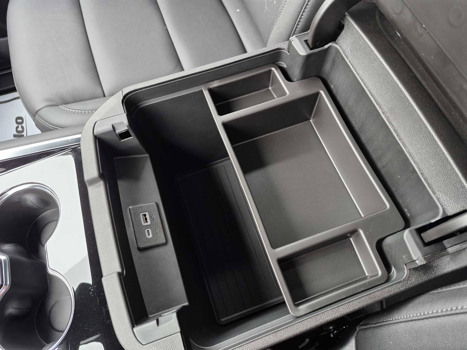 New 2026 Chevrolet Suburban LT w/ Comfort Package AWD/4WD image 26