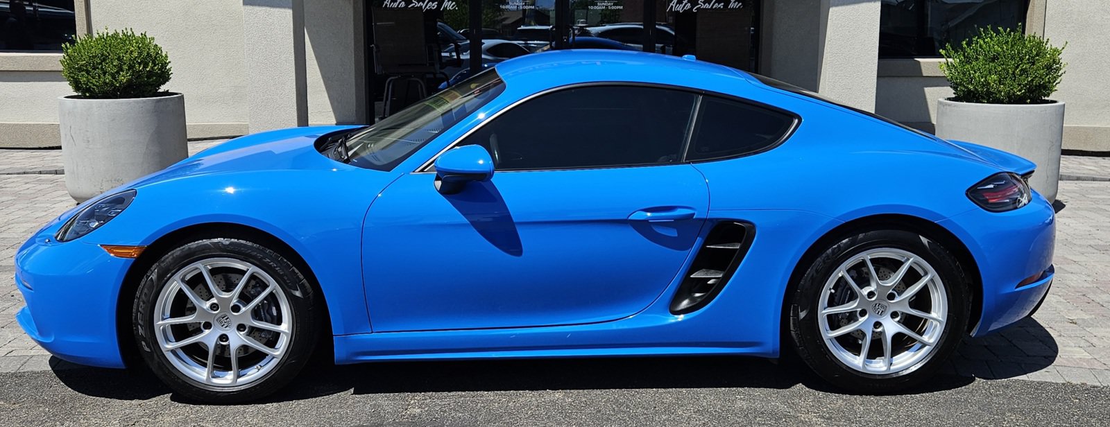 Used 2022 Porsche 718 Cayman RWD image 8