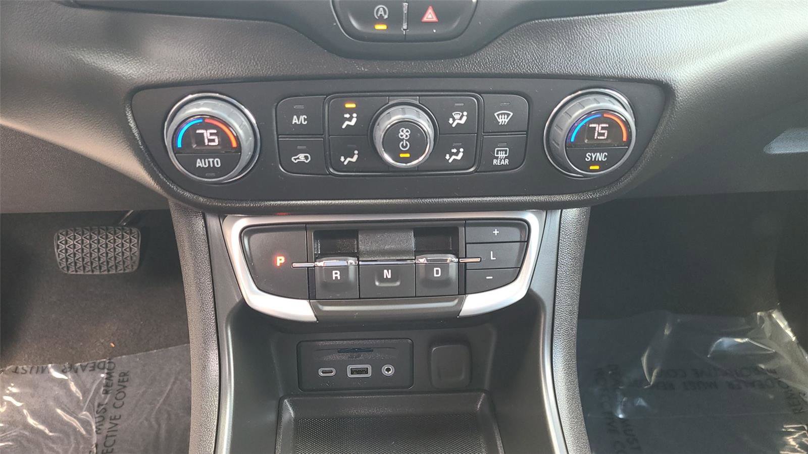 Used 2023 GMC Terrain SLT w/ Elevation Edition AWD/4WD image 19