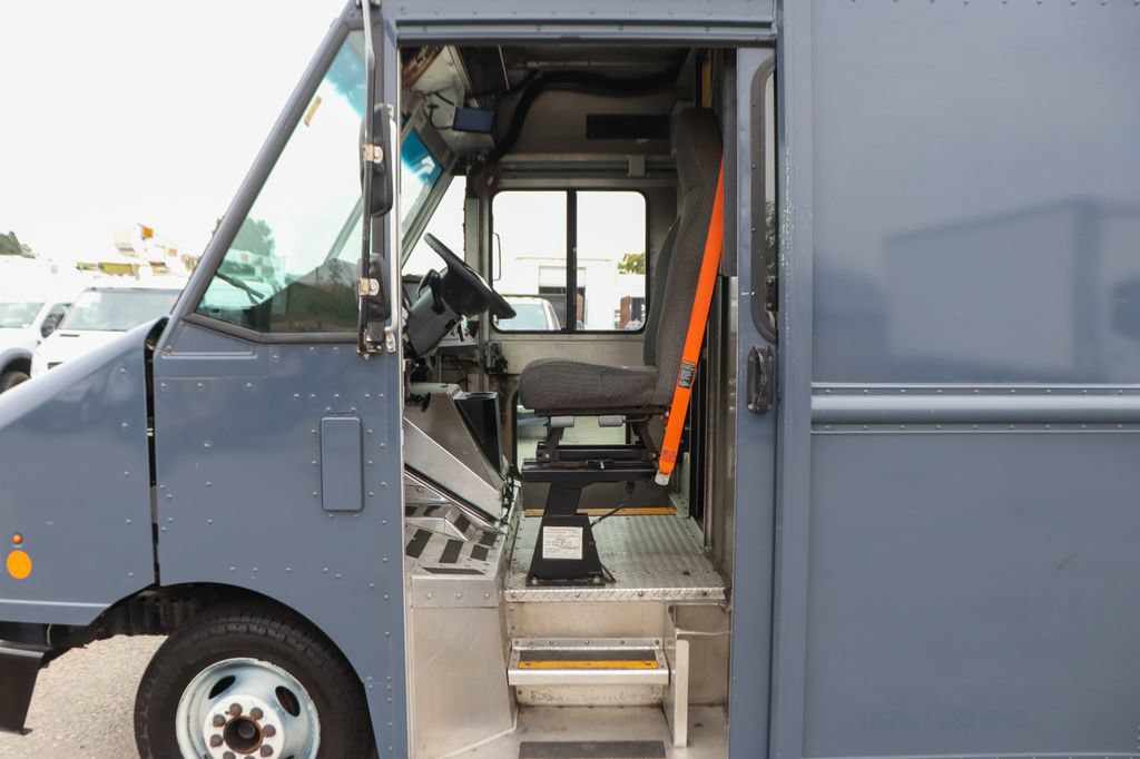 Used 2019 Ford E-450 and Econoline 450 Super Duty RWD image 18