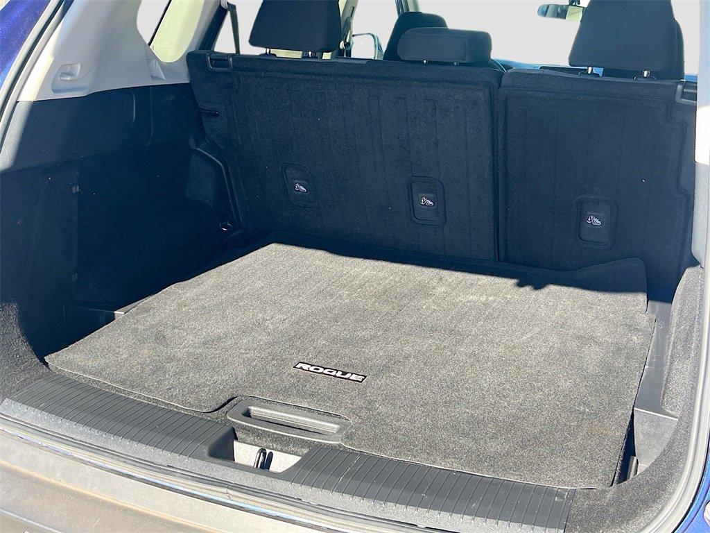 Used 2023 Nissan Rogue SV image 25