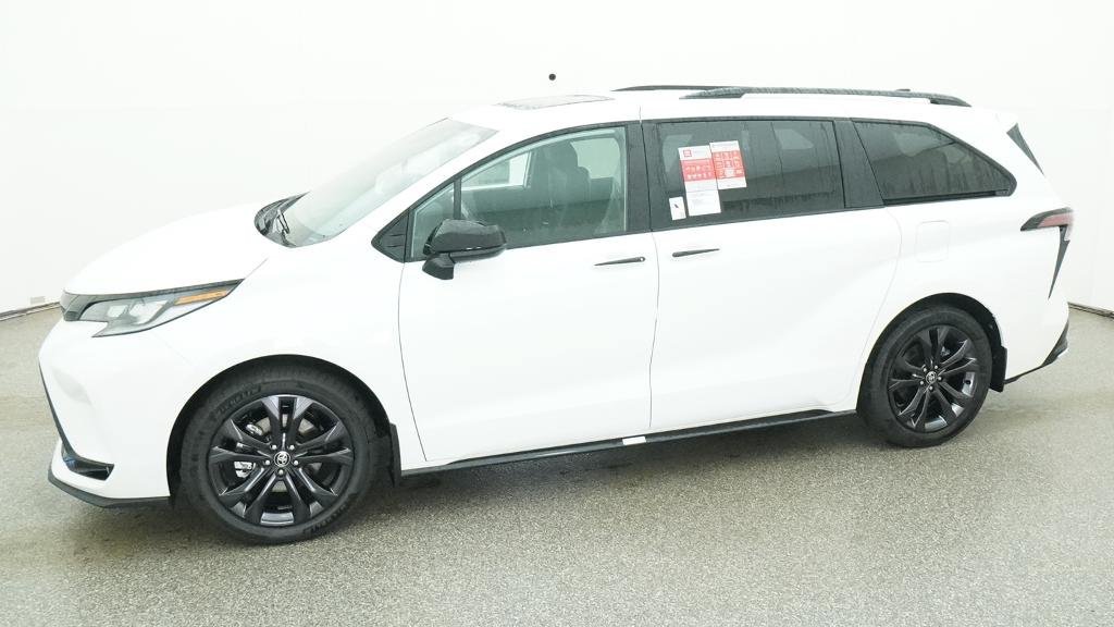 New 2026 Toyota Sienna XSE FWD image 5
