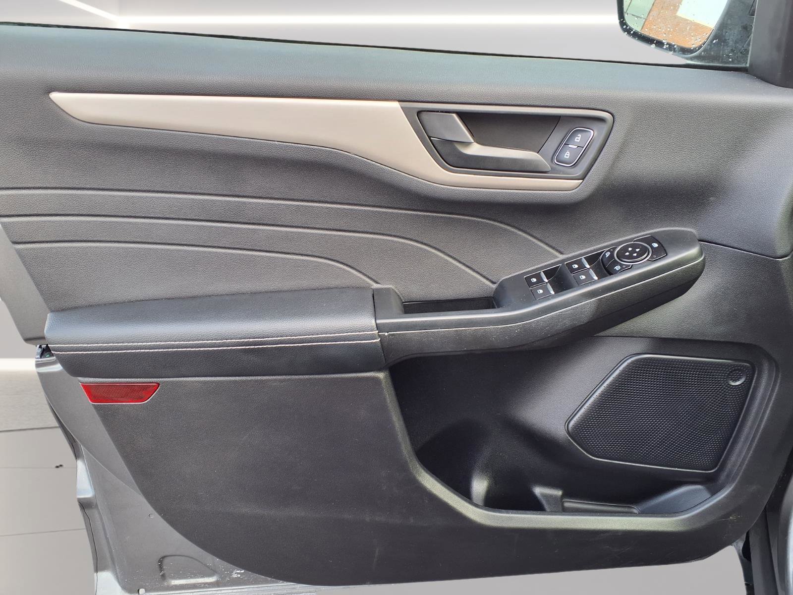 Used 2022 Ford Escape SE w/ Convenience Package image 13