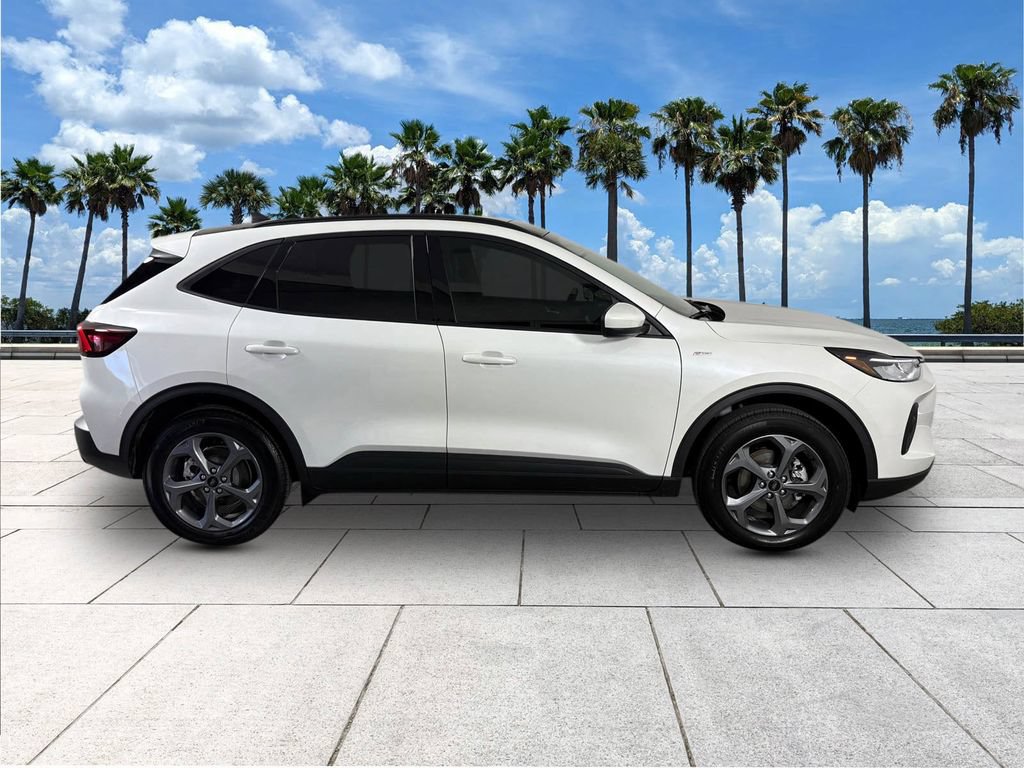 New 2025 Ford Escape ST-Line Select w/ Tech Pack #1 AWD/4WD image 9