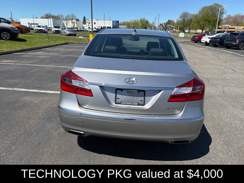 Used 2012 Hyundai Genesis 3.8 w/ Premium Pkg RWD image 4