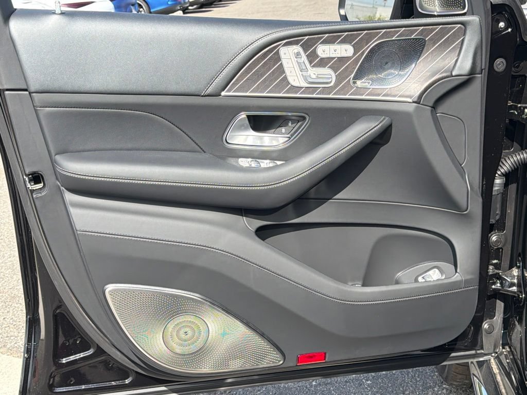 New 2026 Mercedes-Benz Maybach GLS 600 4MATIC image 18