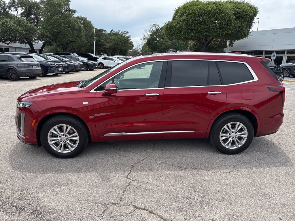Used 2023 Cadillac XT6 Luxury FWD image 2