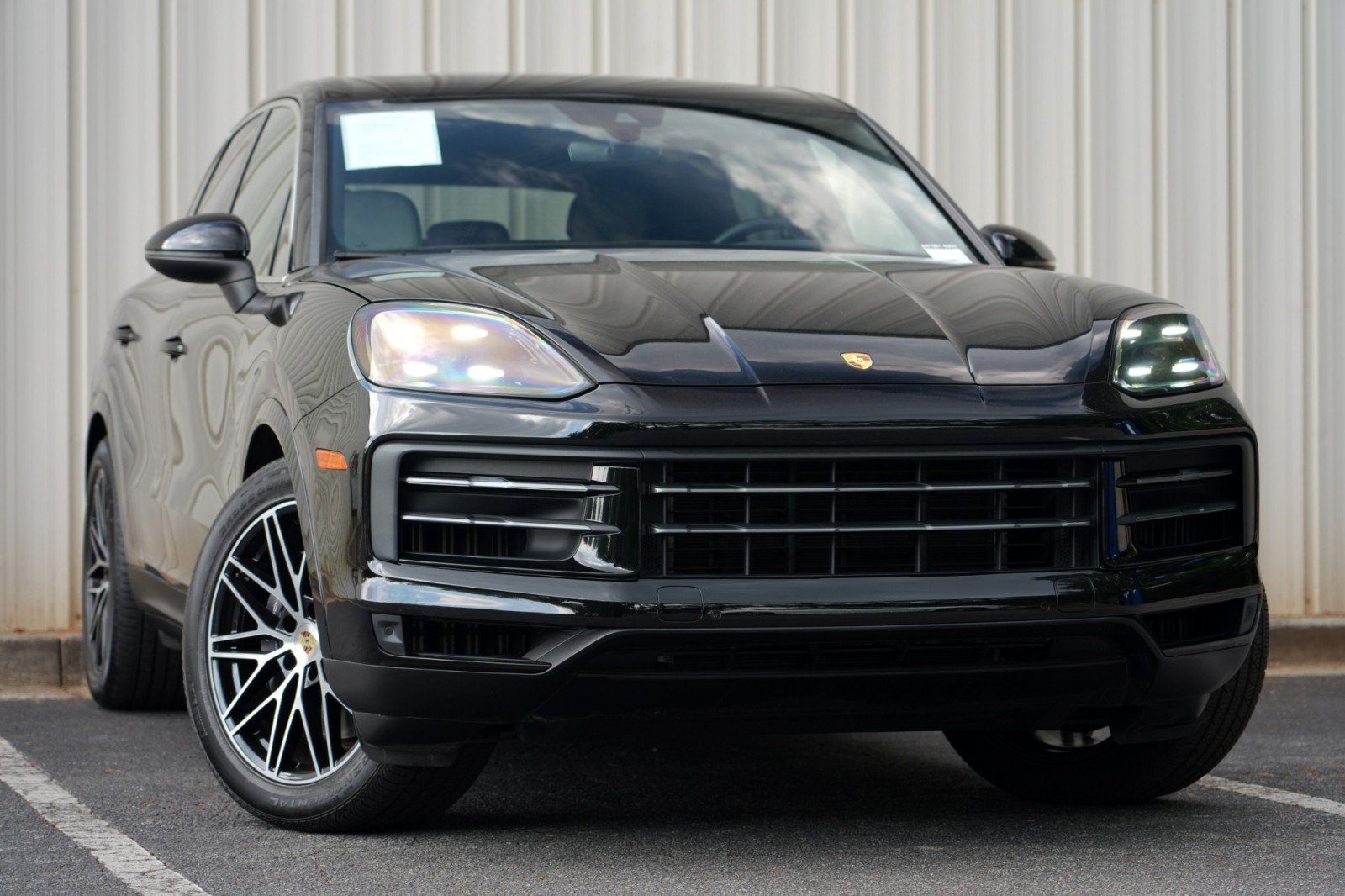 Used 2024 Porsche Cayenne AWD/4WD image 4