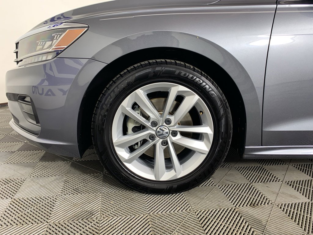 Used 2020 Volkswagen Passat 2.0T SE image 12