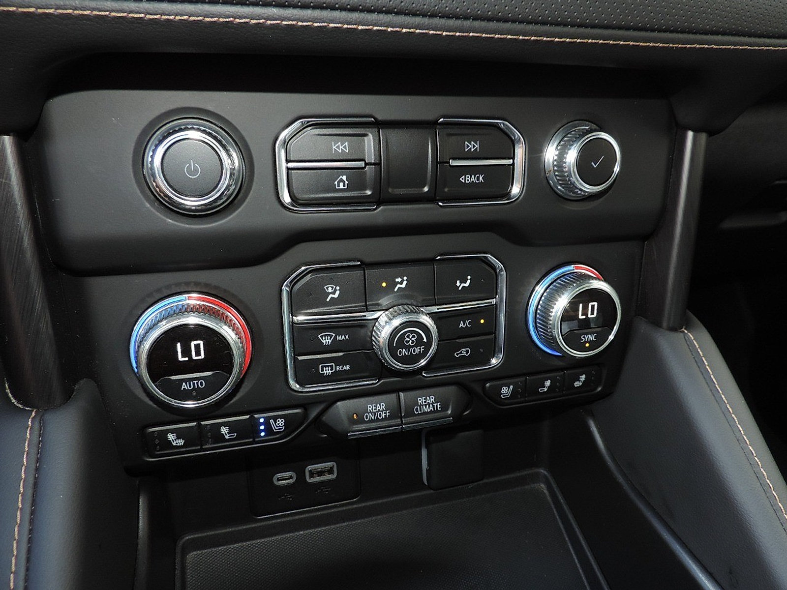 Certified 2024 GMC Yukon XL AT4 AWD/4WD image 25