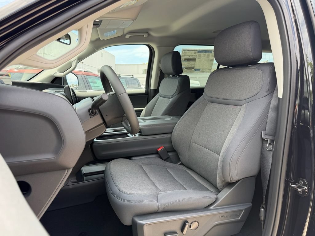 New 2026 Ford Expedition Active RWD image 4