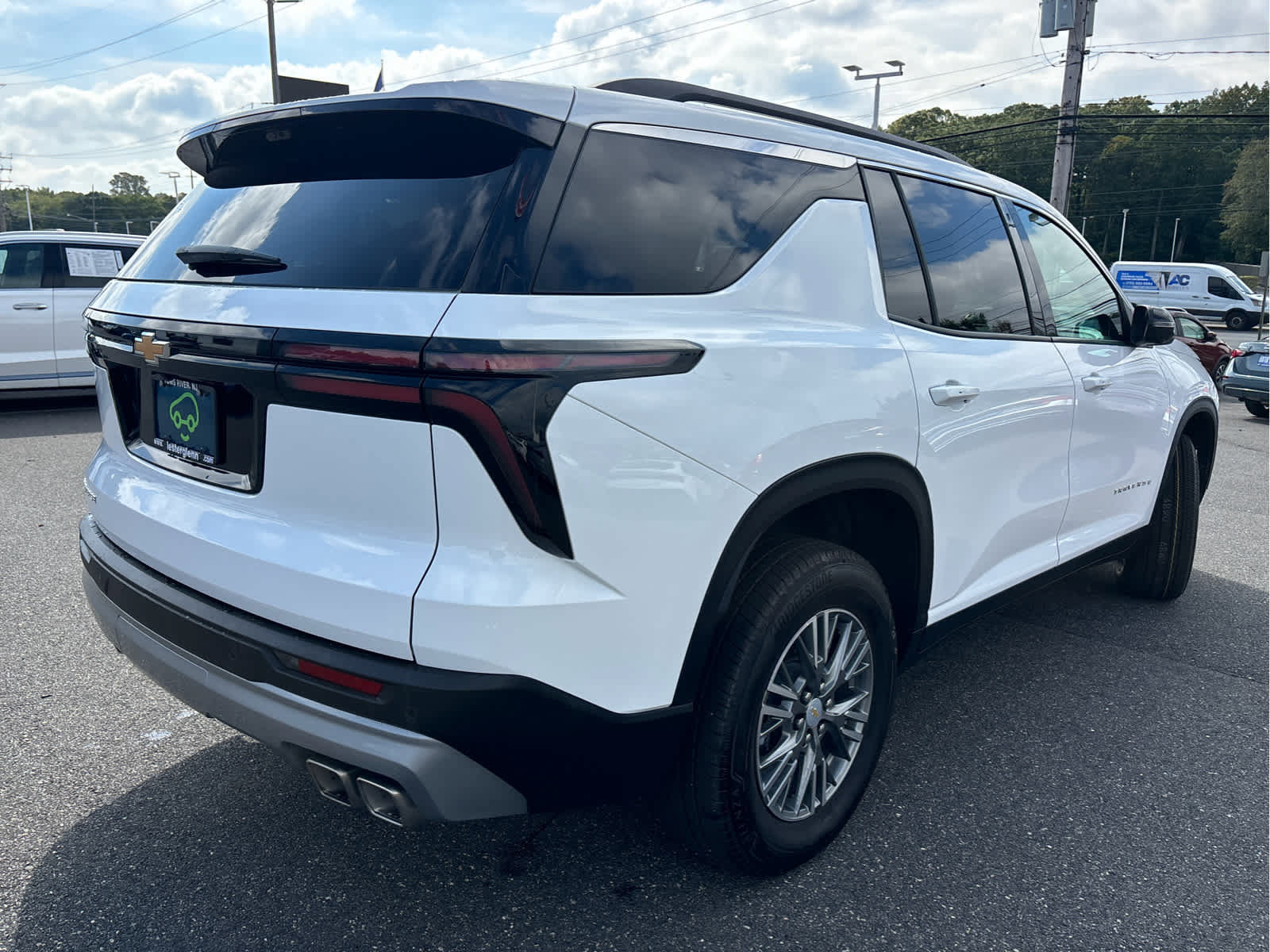 Certified 2026 Chevrolet Traverse LT w/ Driver Confidence Package FWD image 29