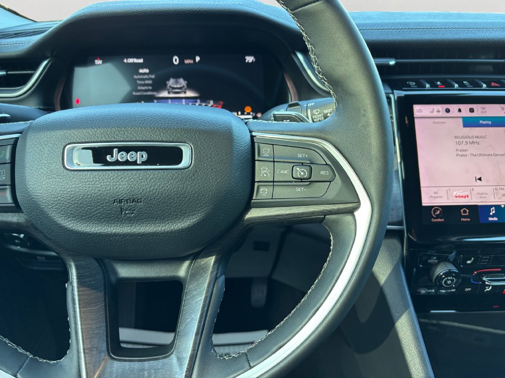 Certified 2024 Jeep Grand Cherokee Limited w/ Black Appearance Package AWD/4WD image 20