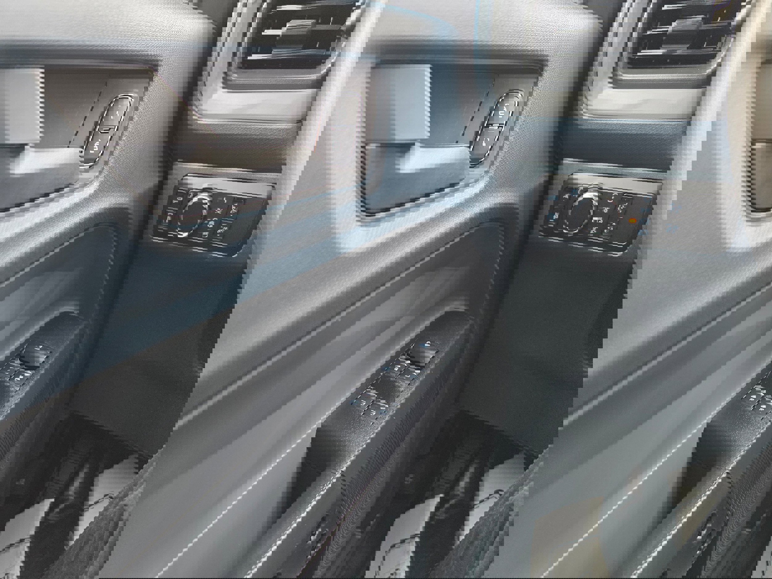 New 2026 Ford Maverick XL image 18