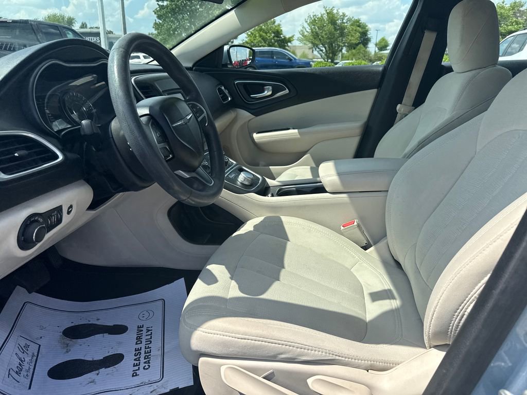 Used 2015 Chrysler 200 Limited FWD image 10