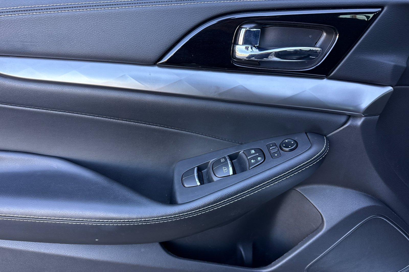 Certified 2023 Nissan Maxima SV w/ Floor Mat Group FWD image 13