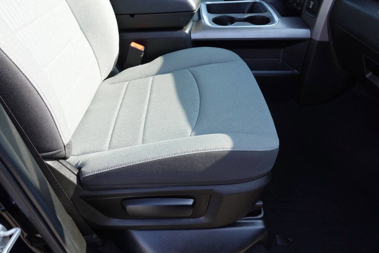 Used 2022 RAM 1500 Classic SLT w/ Electronics Convenience Group image 38