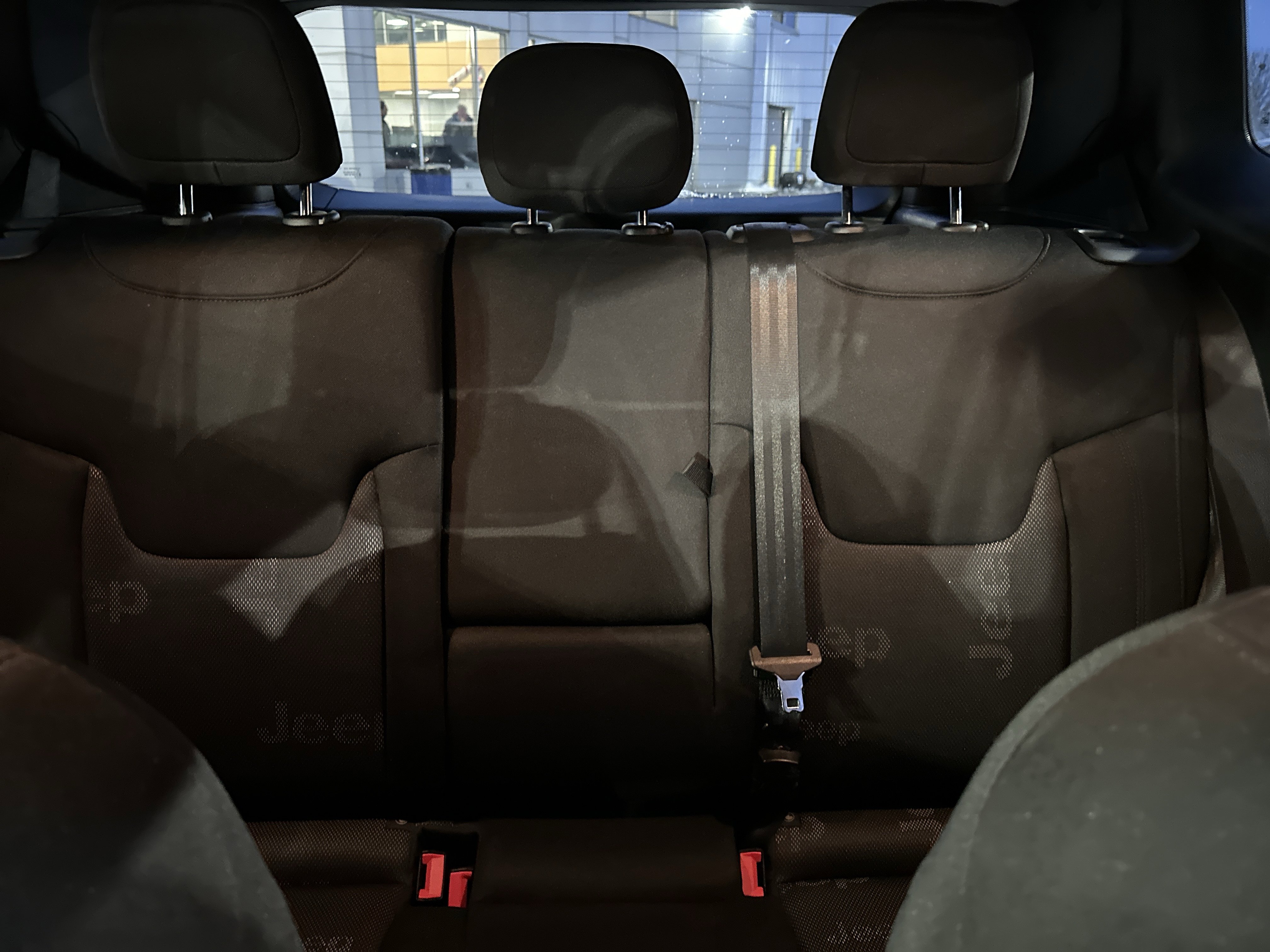 Used 2015 Jeep Renegade Latitude w/ Popular Equipment Group image 25