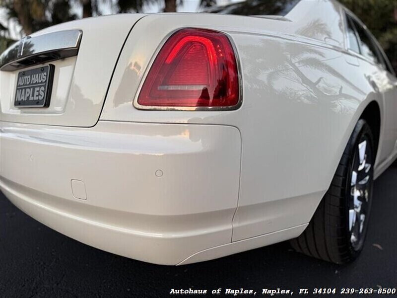 Used 2010 Rolls-Royce Ghost RWD image 19