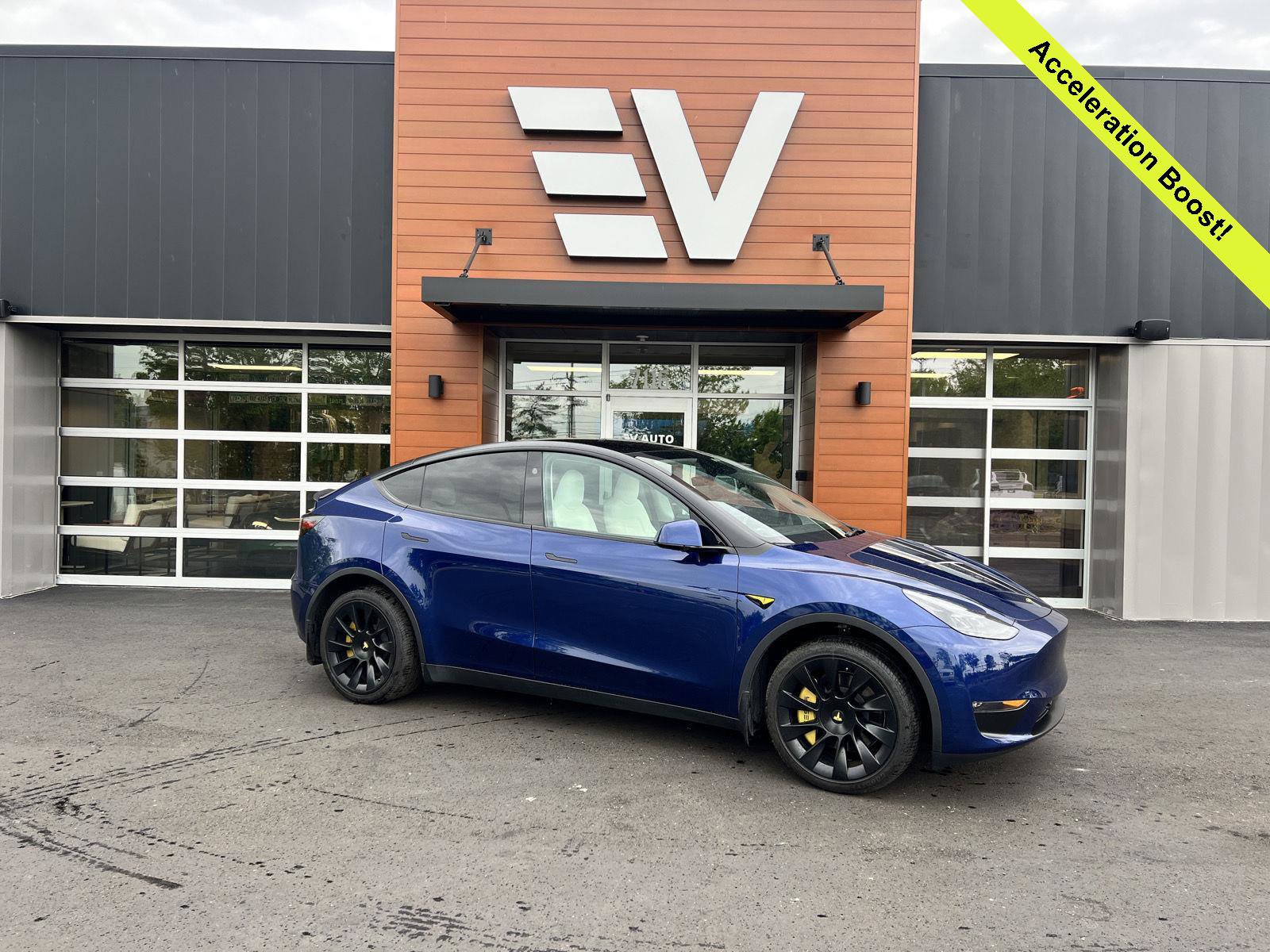 Used 2024 Tesla Model Y Long Range AWD/4WD image 1