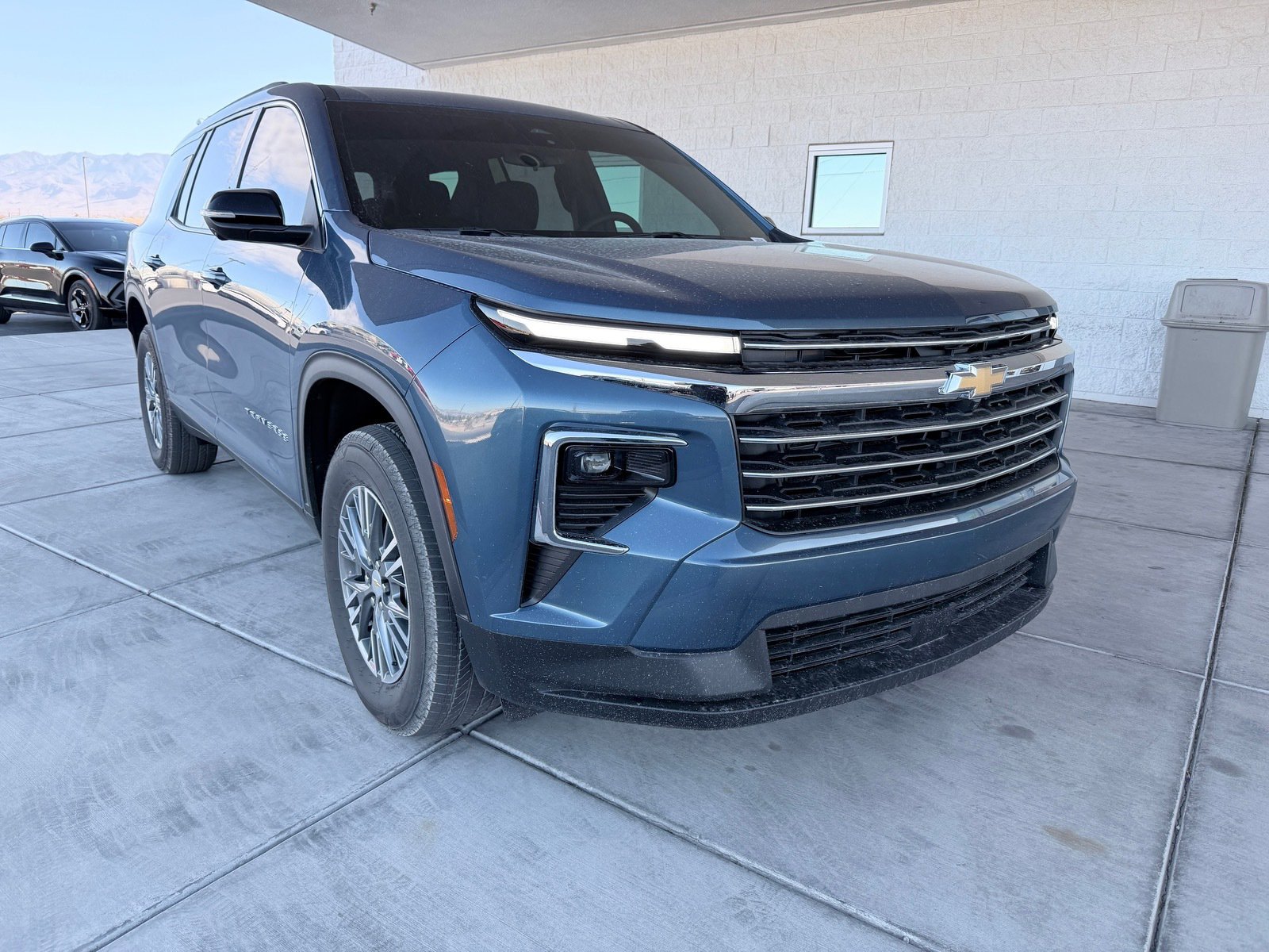 Used 2025 Chevrolet Traverse LT w/ Driver Confidence Package