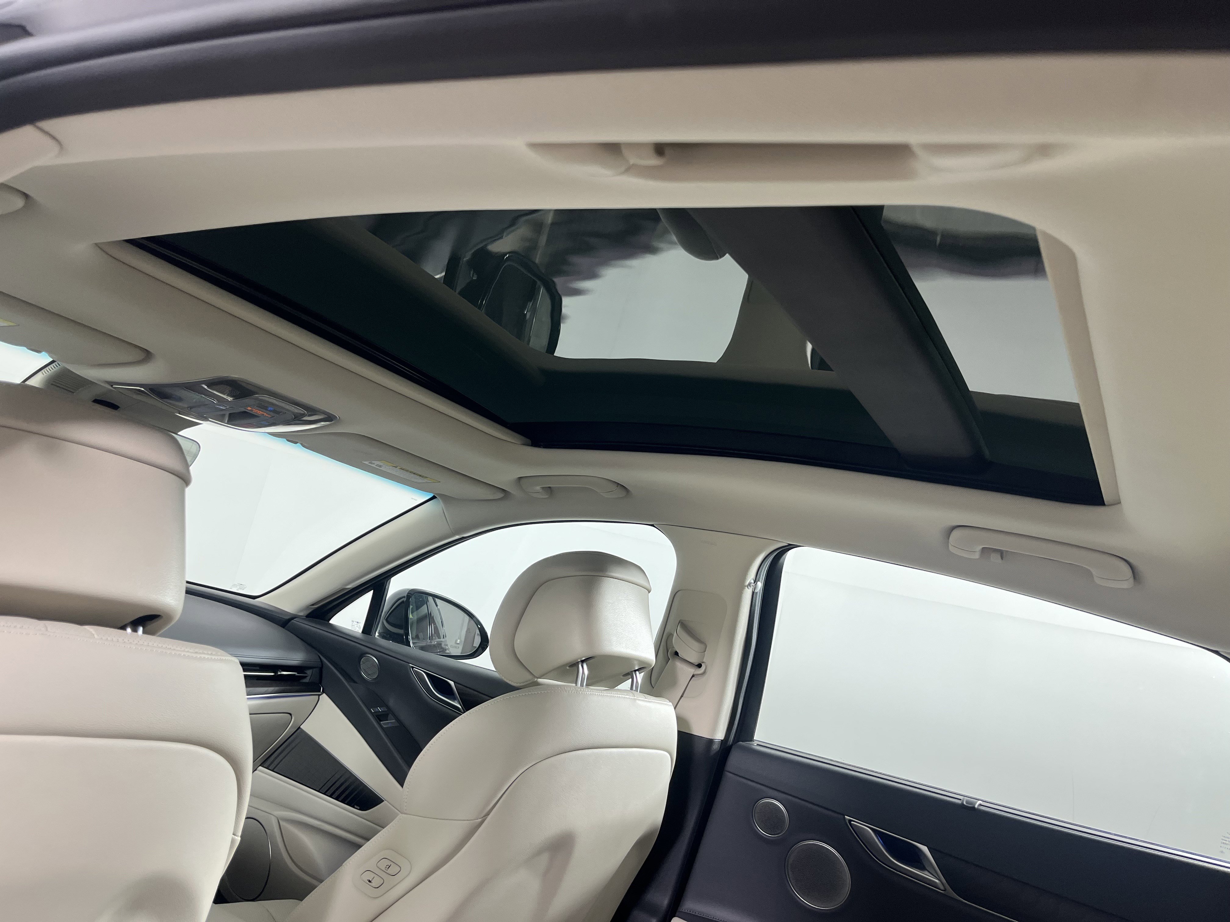 Used 2022 Genesis G80 2.5T w/ Prestige Package image 17