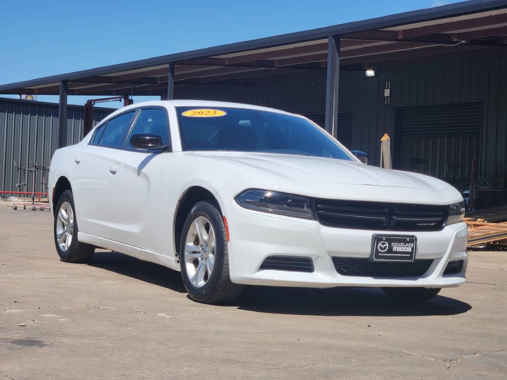 Used 2023 Dodge Charger SXT RWD image 3