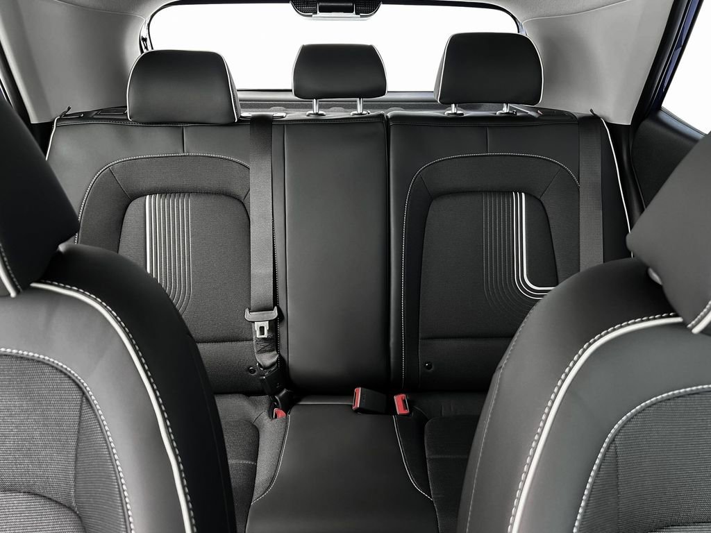 New 2025 Hyundai Venue Limited image 25