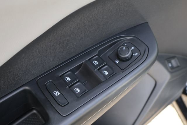 Certified 2022 Volkswagen Taos SE image 12