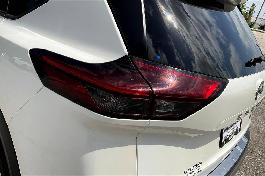 Used 2022 Nissan Rogue SV FWD image 27