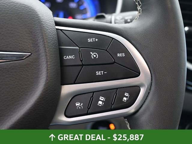 Used 2024 Chrysler Pacifica Touring-L image 36