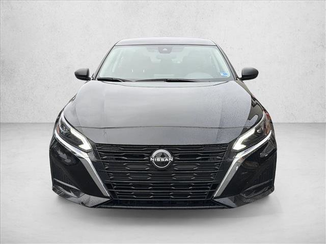 Used 2024 Nissan Altima 2.5 SV image 2