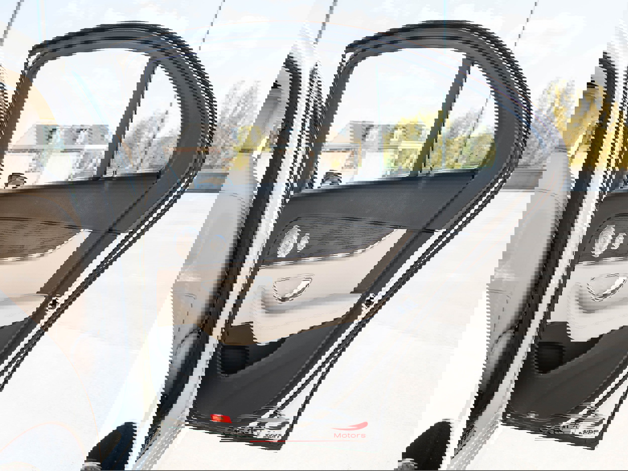 Used 2017 Mercedes-Benz E 300 4MATIC image 42