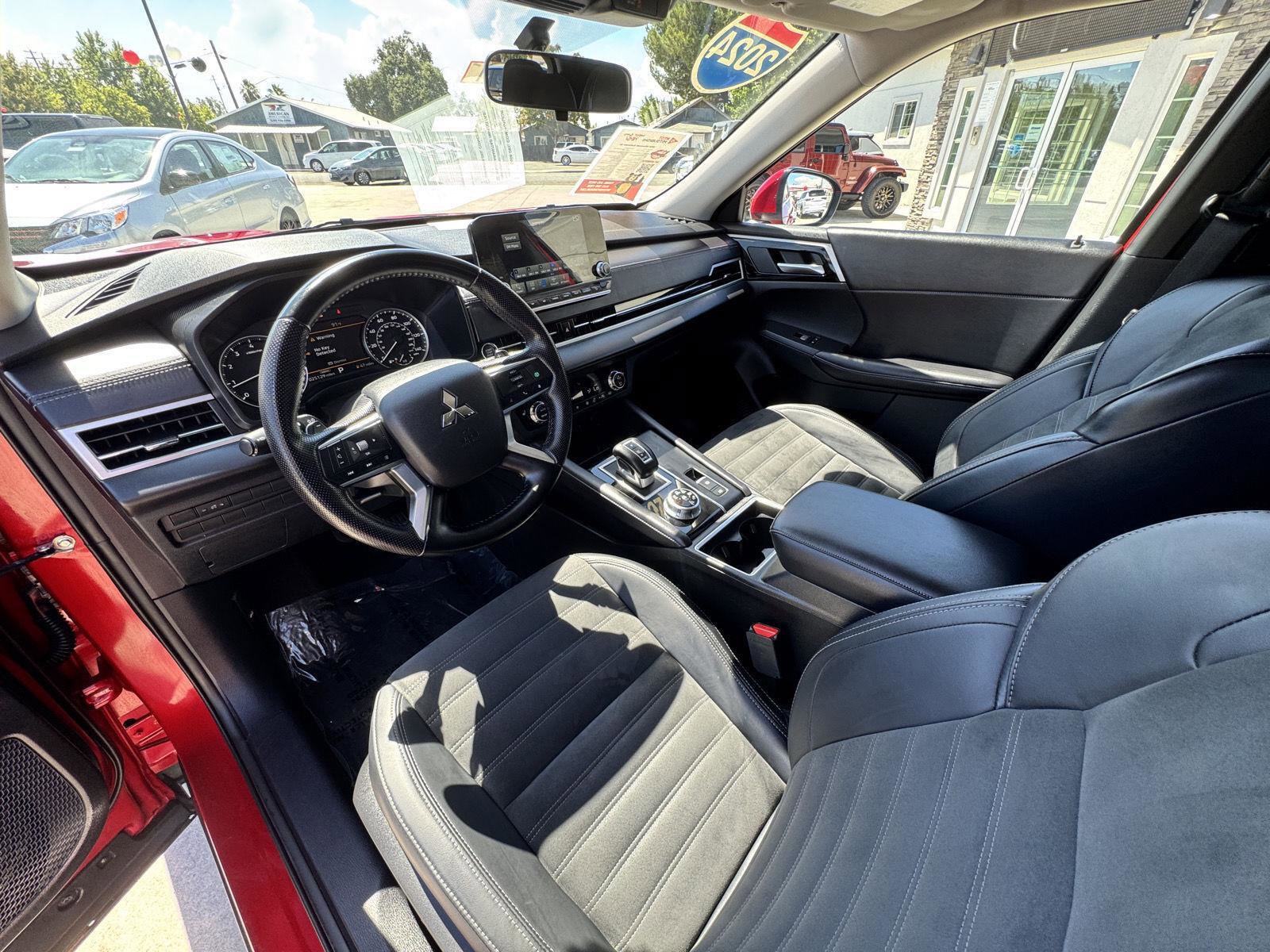 Used 2024 Mitsubishi Outlander SE image 20