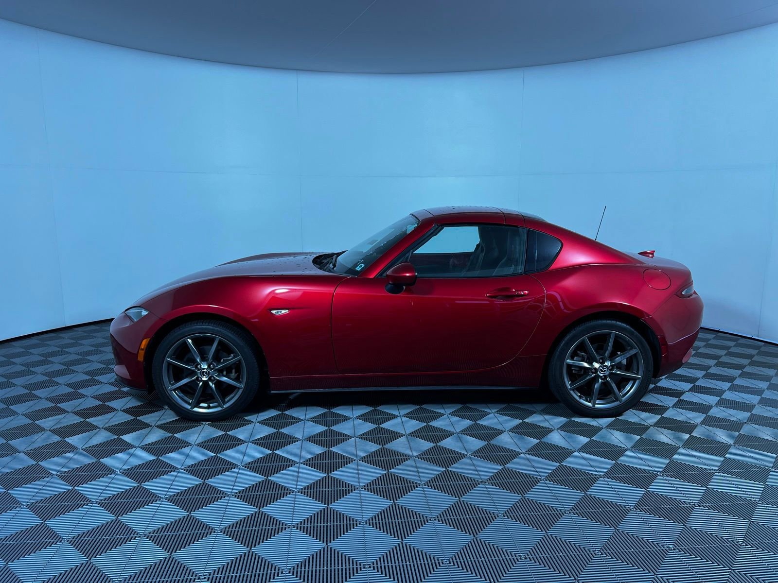 Used 2017 MAZDA MX-5 Miata RF Grand Touring RWD image 8