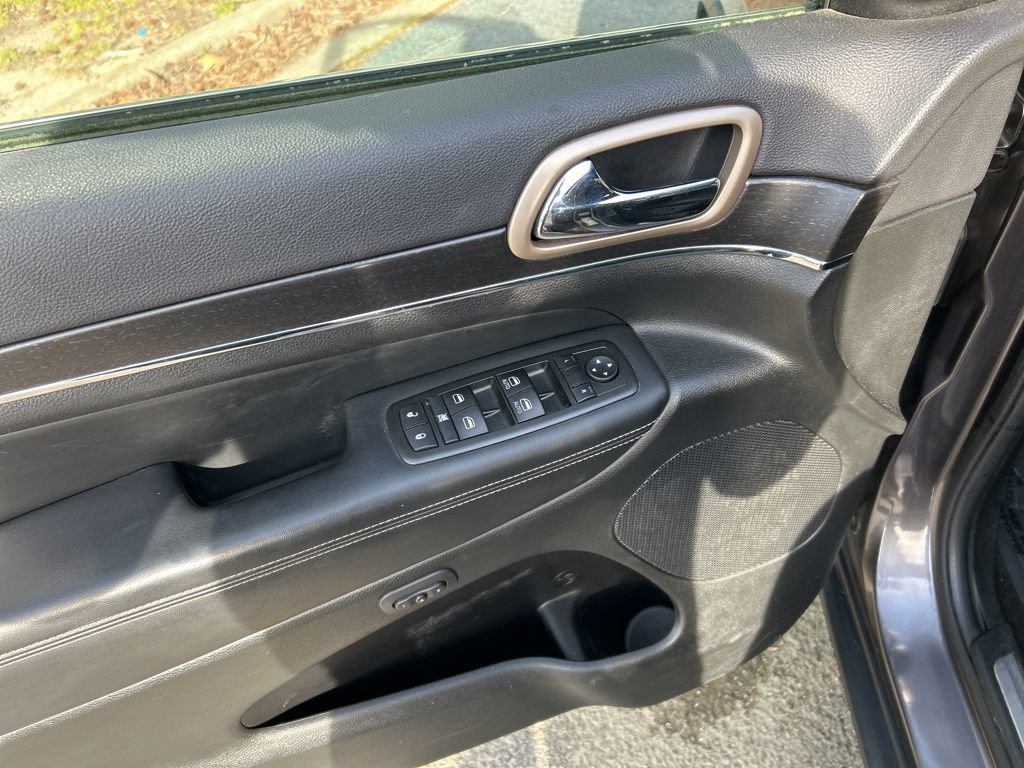 Used 2015 Jeep Grand Cherokee Limited w/ Trailer Tow Group IV image 15